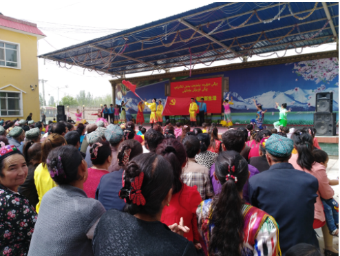 新疆党委办公厅驻村工作队把群众工作做到老百姓的心坎上