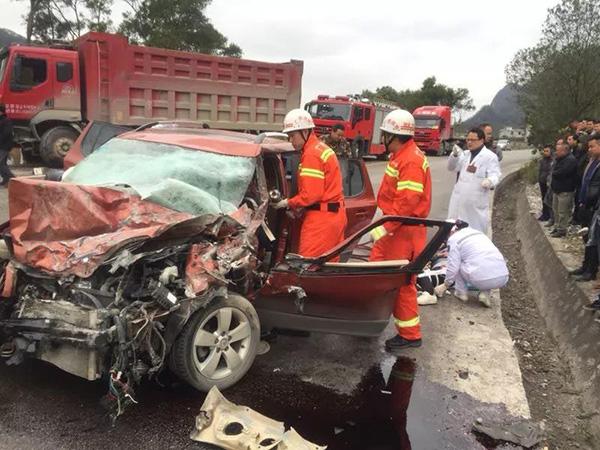 广西5名教师在扶贫路上遇车祸：开车的校长遇难 另4人受伤