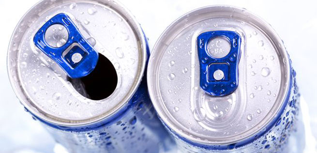 能量饮料是“双刃剑” 过量导致健康问题