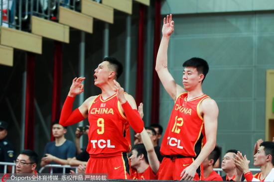 小将张镇麟献首秀 中国男篮101:98再胜澳洲联队
