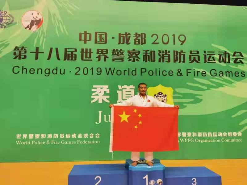 内蒙古巴图吉日嘎拉夺世界警察运动会柔道金牌