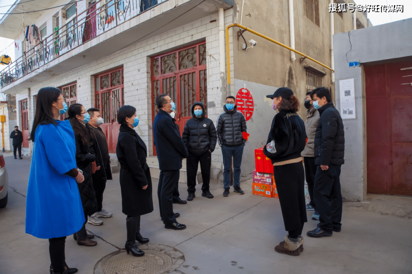 榆林市文化旅游局党组一线慰问社区防疫党员干部